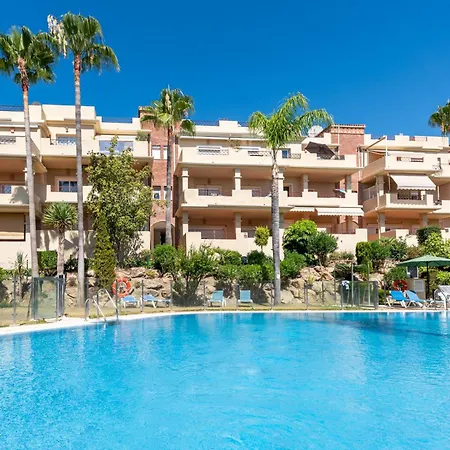Vivi Homes - Toscana Luxury, Views, Pool & Terrace Апартаменты *