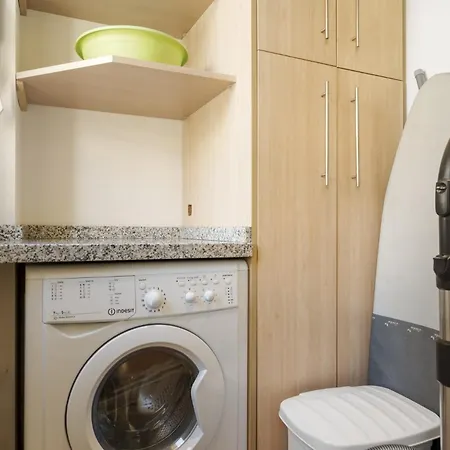 Vivi Homes - Toscana Luxury, Views, Pool & Terrace Apartment